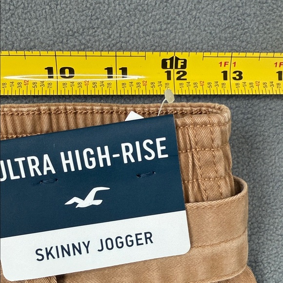 NWT Hollister Ultra High Rise Skinny Jogger Classic Stretch Tan Sz Small - Picture 8 of 11